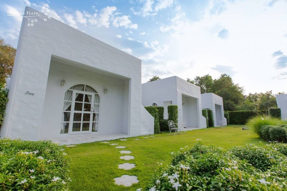 Villa La Flora Kanchanaburi Buitenkant foto