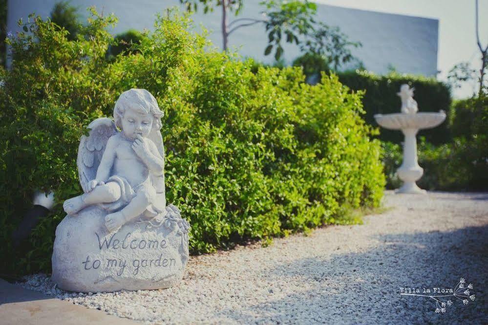 Villa La Flora Kanchanaburi Buitenkant foto